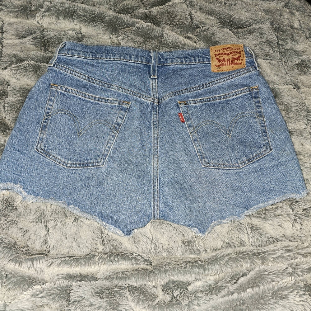 Women's Levi 501 cut off shorts W31